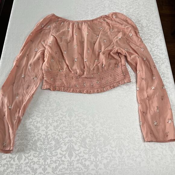 Y2K Hollister Shirt Large Pink Floral Cropped Top Blouse Smocked Renaissance - Picture 2 of 8